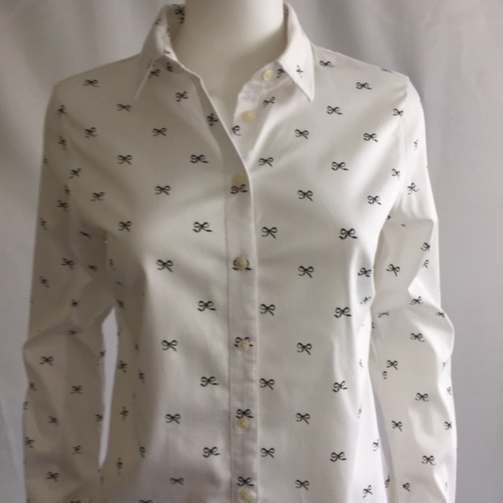 BANANA REPUBLIC WHITE BUTTON DOWN SHIRT